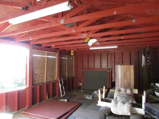 921 W Superior Street, Munising, MI 49862