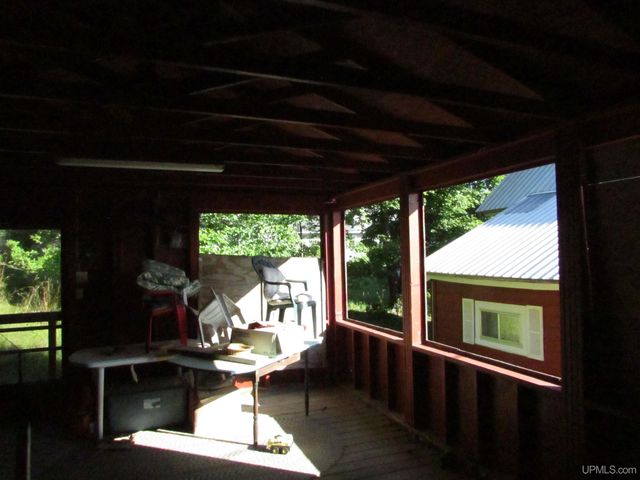 921 W Superior Street, Munising, MI 49862