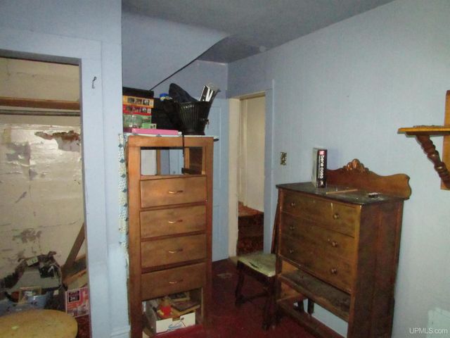 921 W Superior Street, Munising, MI 49862