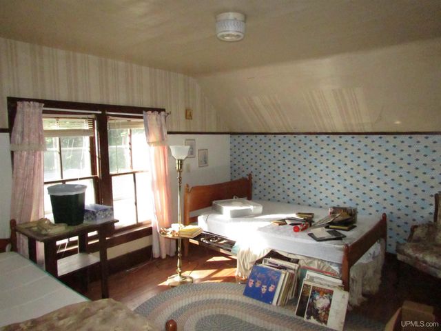 921 W Superior Street, Munising, MI 49862