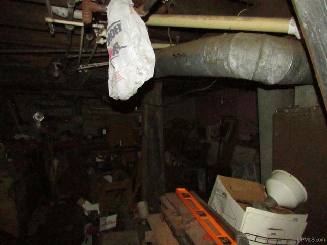 921 W Superior Street, Munising, MI 49862