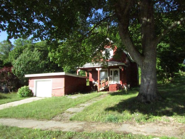 921 W Superior Street, Munising, MI 49862