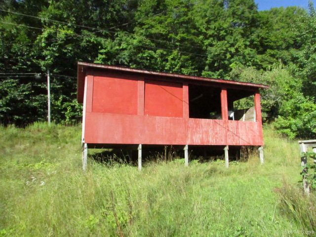 921 W Superior Street, Munising, MI 49862