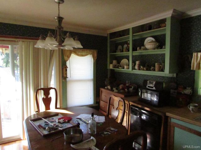 921 W Superior Street, Munising, MI 49862