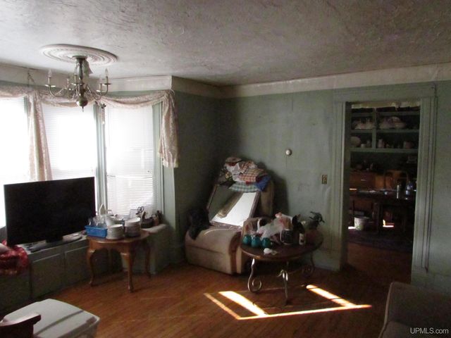 921 W Superior Street, Munising, MI 49862
