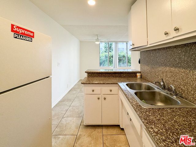 222 Washington Avenue 12, Santa Monica, CA 90403