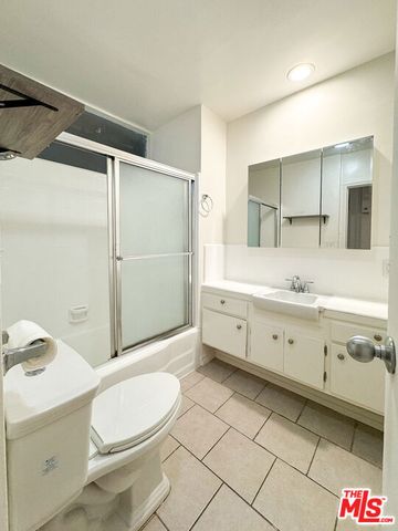 222 Washington Avenue 12, Santa Monica, CA 90403