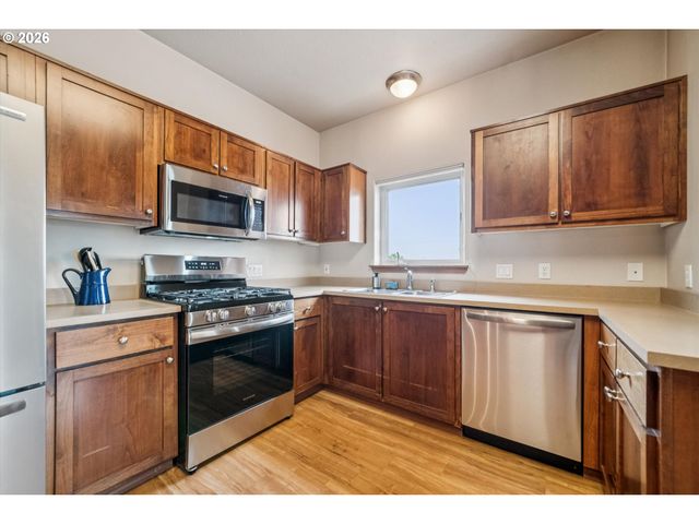 15320 Nw CENTRAL Dr 214, Portland, OR 97229