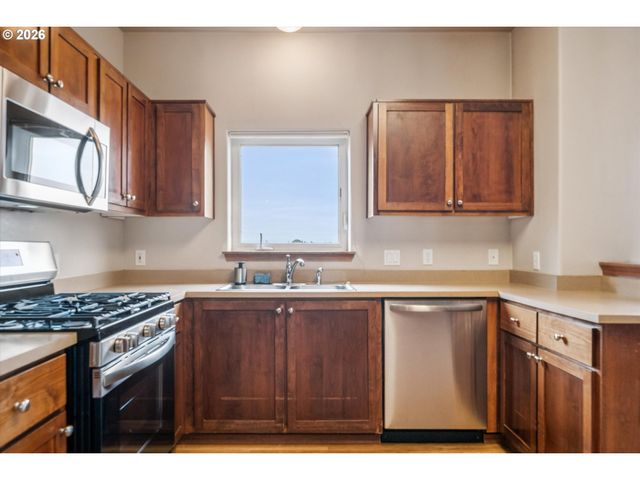 15320 Nw CENTRAL Dr 214, Portland, OR 97229