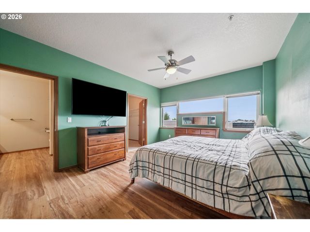 15320 Nw CENTRAL Dr 214, Portland, OR 97229