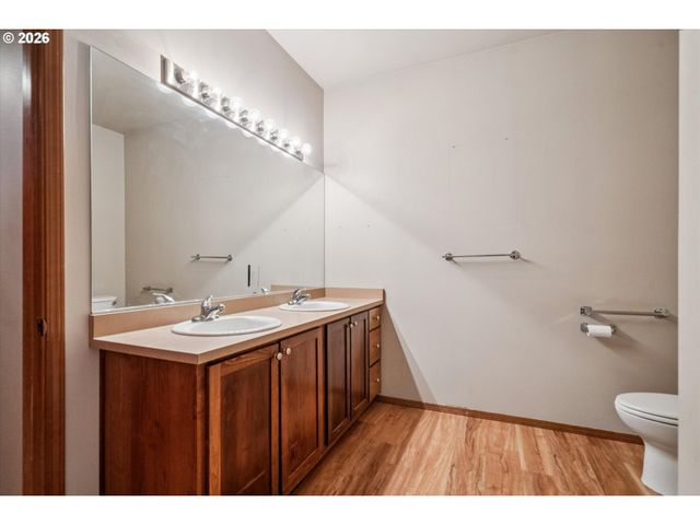 15320 Nw CENTRAL Dr 214, Portland, OR 97229
