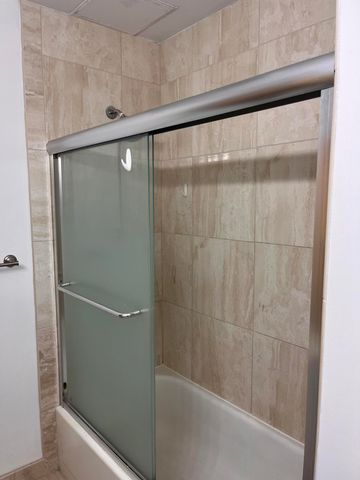 30445 W 14 Mile Road 59, Farmington Hills, MI 48334