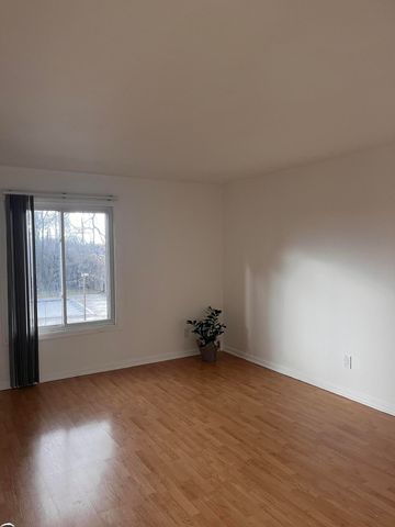 30445 W 14 Mile Road 59, Farmington Hills, MI 48334