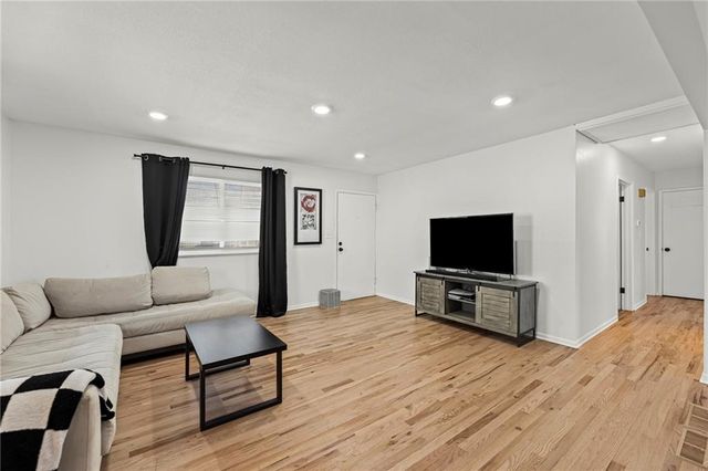 613 N Lincoln Street, Olathe, KS 66061