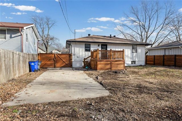 613 N Lincoln Street, Olathe, KS 66061