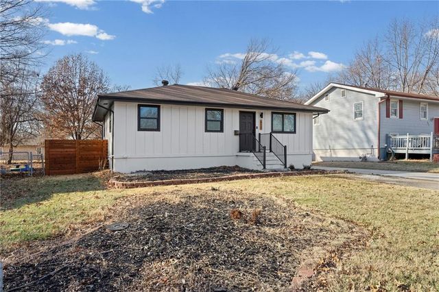 613 N Lincoln Street, Olathe, KS 66061