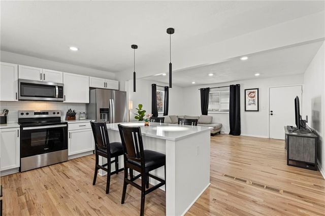 613 N Lincoln Street, Olathe, KS 66061