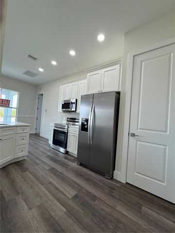 1062 JAY CT, La Belle, FL 33935