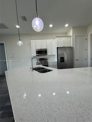 1062 JAY CT, La Belle, FL 33935