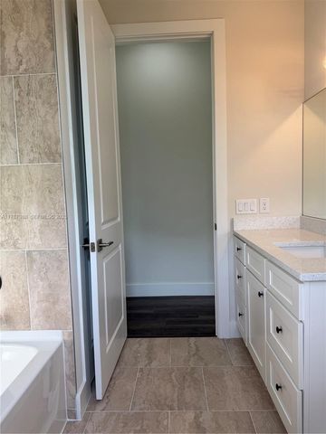 1062 JAY CT, La Belle, FL 33935