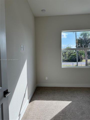 1062 JAY CT, La Belle, FL 33935