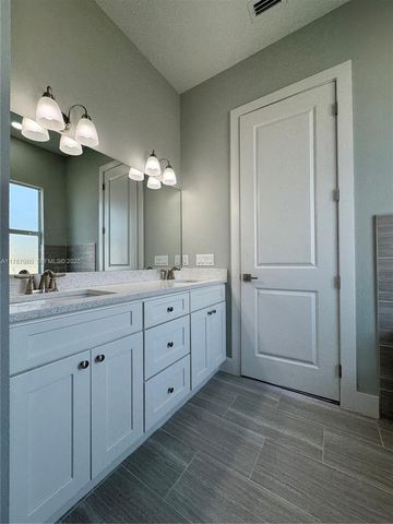 1062 JAY CT, La Belle, FL 33935