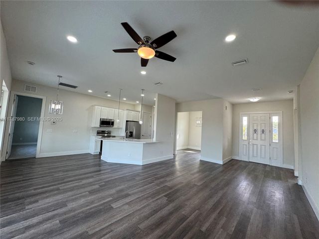 1062 JAY CT, La Belle, FL 33935