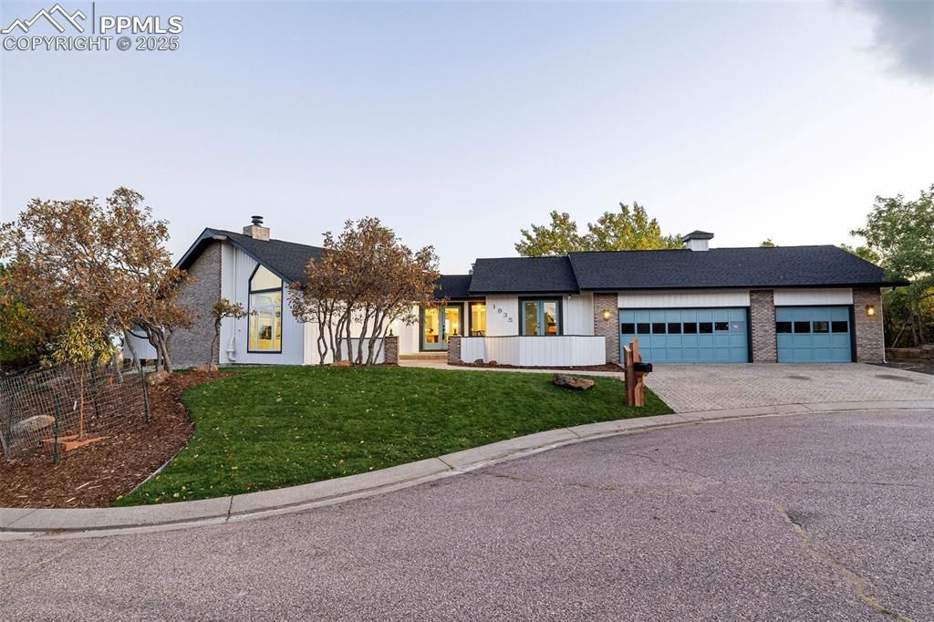 1935 Chateau Point Court, Colorado Springs, CO 80919