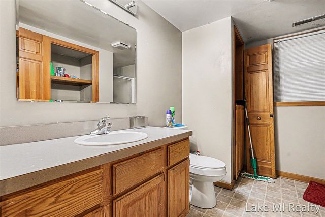 429 Pine Lake Court, Holland, MI 49424