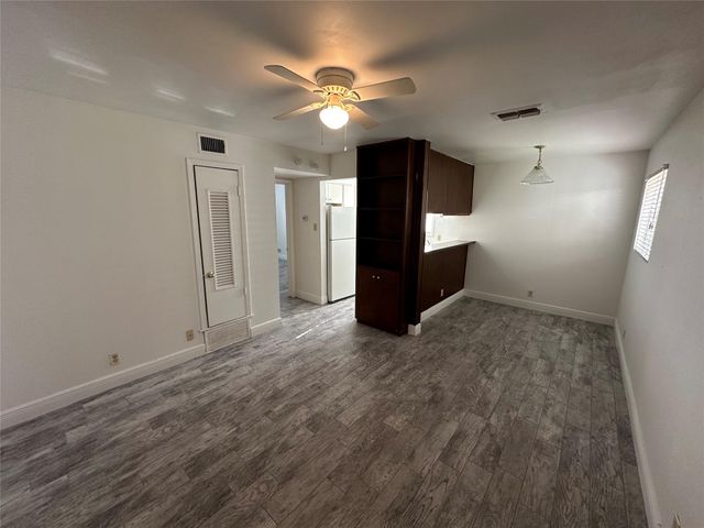 104 E 32nd ST 105, Austin, TX 78705