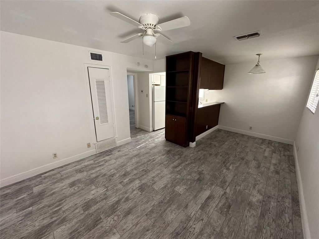 104 E 32nd ST 105, Austin, TX 78705