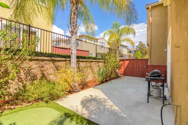 27494 Hazelhurst Street 2, Murrieta, CA 92562