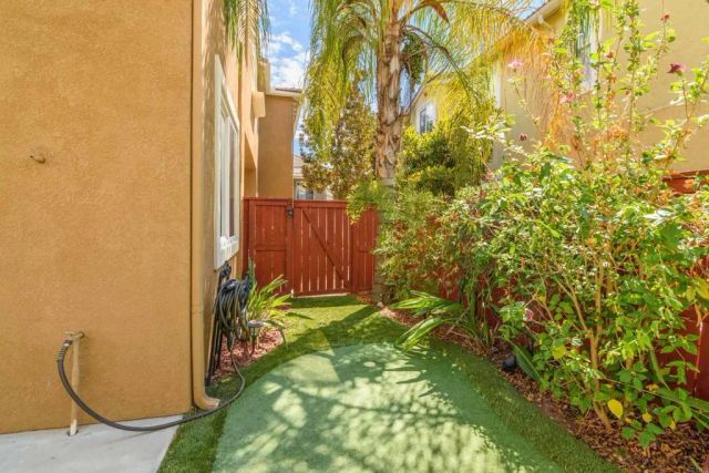 27494 Hazelhurst Street 2, Murrieta, CA 92562