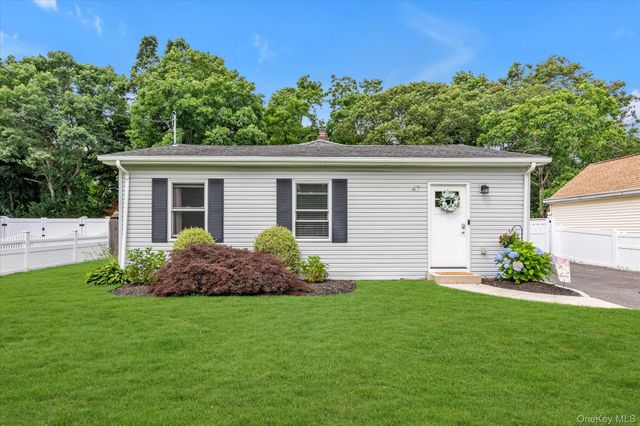 47 Lebkamp Avenue, Huntington, NY 11743