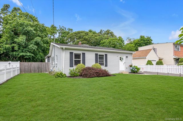47 Lebkamp Avenue, Huntington, NY 11743