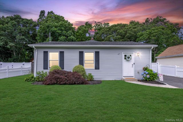 47 Lebkamp Avenue, Huntington, NY 11743