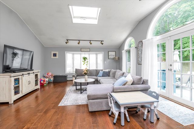 47 Lebkamp Avenue, Huntington, NY 11743