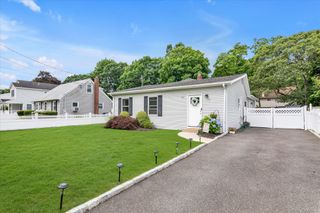 47 Lebkamp Avenue, Huntington, NY 11743