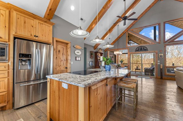 429 Hidden Shores Drive, Branson West, MO 65737