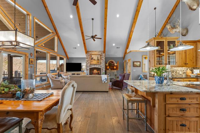 429 Hidden Shores Drive, Branson West, MO 65737