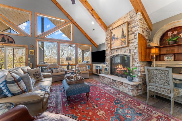 429 Hidden Shores Drive, Branson West, MO 65737