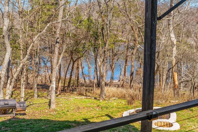 429 Hidden Shores Drive, Branson West, MO 65737