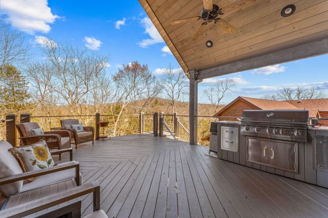 429 Hidden Shores Drive, Branson West, MO 65737