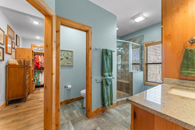 429 Hidden Shores Drive, Branson West, MO 65737