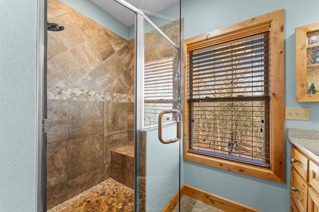 429 Hidden Shores Drive, Branson West, MO 65737