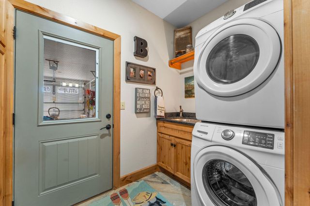 429 Hidden Shores Drive, Branson West, MO 65737