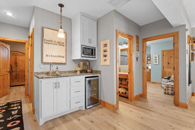 429 Hidden Shores Drive, Branson West, MO 65737