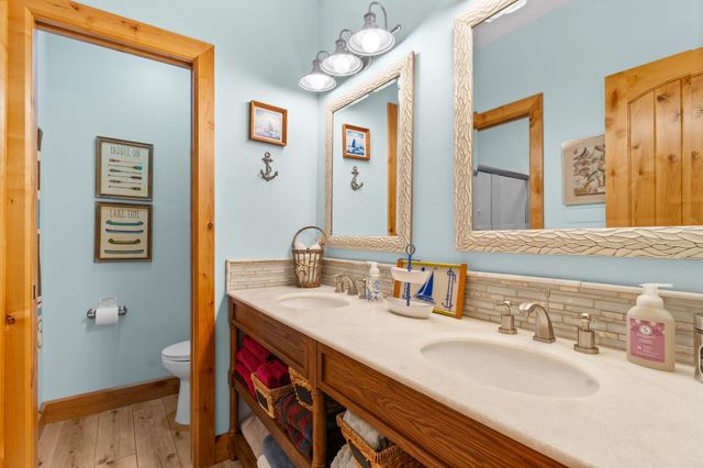 429 Hidden Shores Drive, Branson West, MO 65737