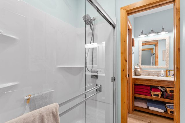 429 Hidden Shores Drive, Branson West, MO 65737