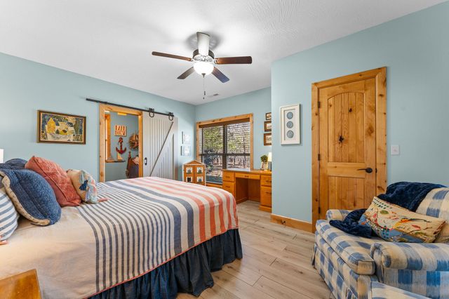 429 Hidden Shores Drive, Branson West, MO 65737